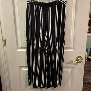 Two Piece Set. Size: Medium